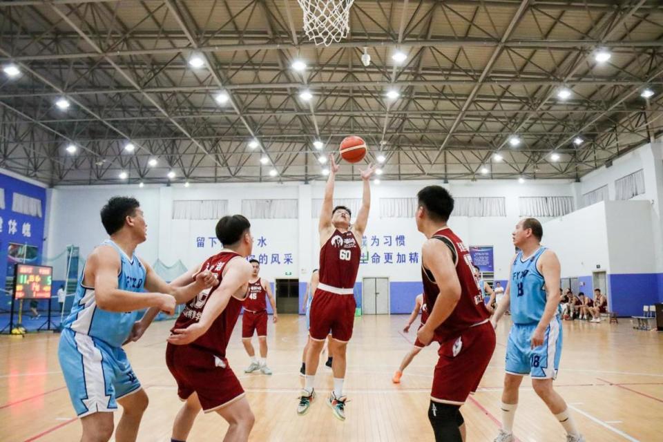 民健康深度, 场下