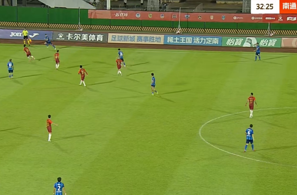 与冲超区的, 年人队坐镇